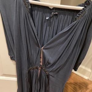 Blue top with snaps snd a tie